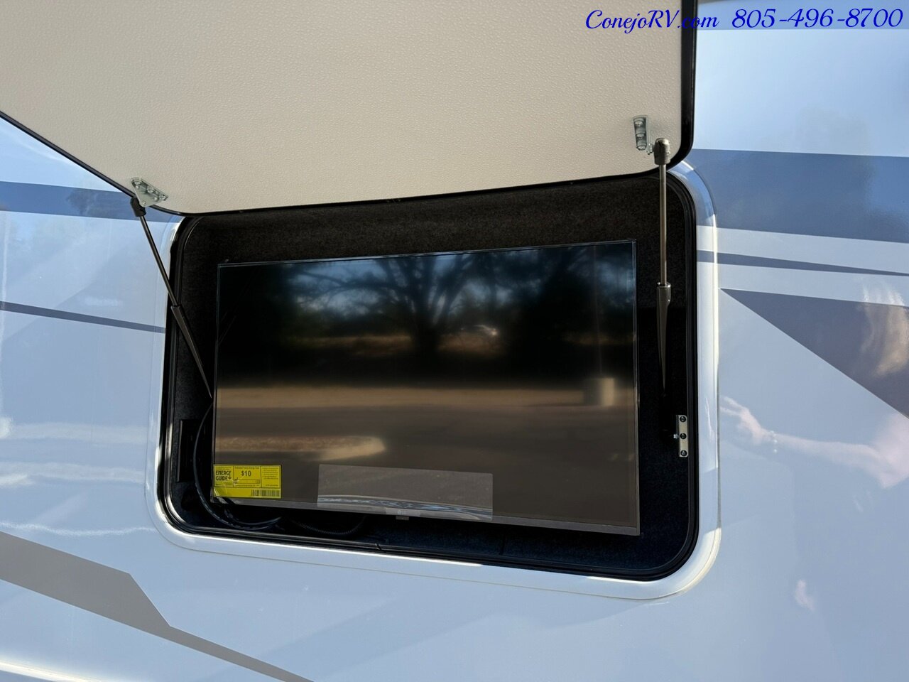 2026 Tiffin Wayfarer 25RW Murphy Bed Full Wall Slide-Out Booth Dinette Mercedes Turbo Diesel Full Body Paint - Photo 40 - Thousand Oaks, CA 91360