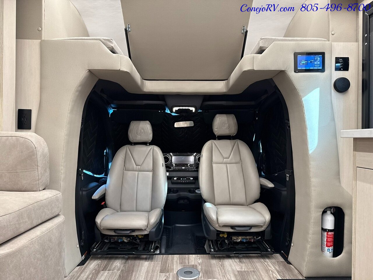 2026 Tiffin Wayfarer 25RW Murphy Bed Full Wall Slide-Out Booth Dinette Mercedes Turbo Diesel Full Body Paint - Photo 32 - Thousand Oaks, CA 91360