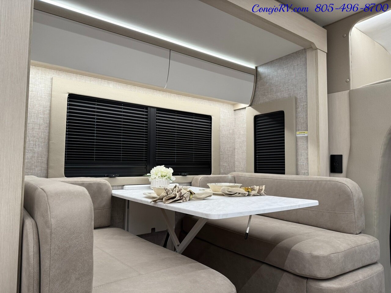 2026 Tiffin Wayfarer 25RW Murphy Bed Full Wall Slide-Out Booth Dinette Mercedes Turbo Diesel Full Body Paint - Photo 9 - Thousand Oaks, CA 91360