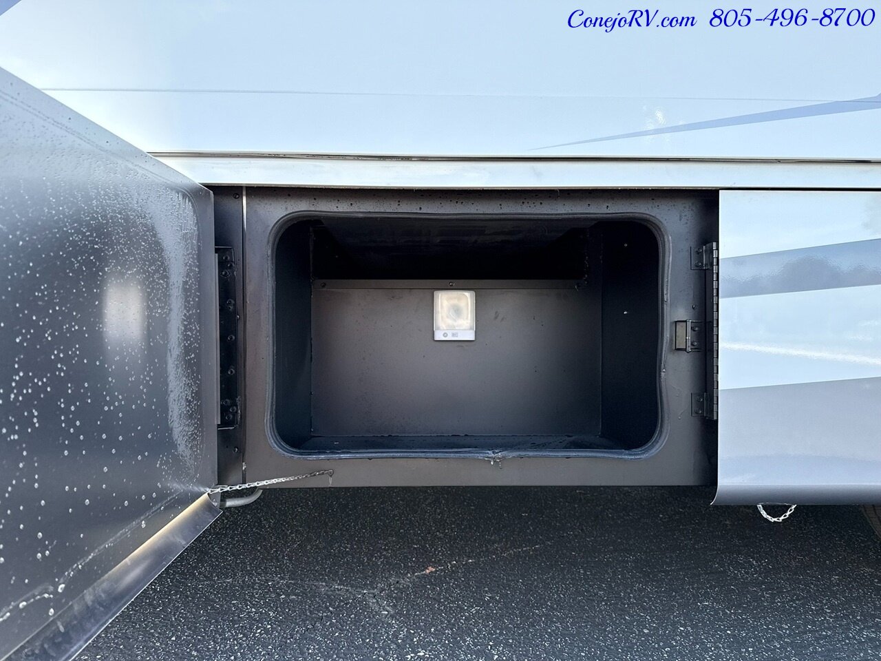 2026 Tiffin Wayfarer 25RW Murphy Bed Full Wall Slide-Out Booth Dinette Mercedes Turbo Diesel Full Body Paint - Photo 48 - Thousand Oaks, CA 91360