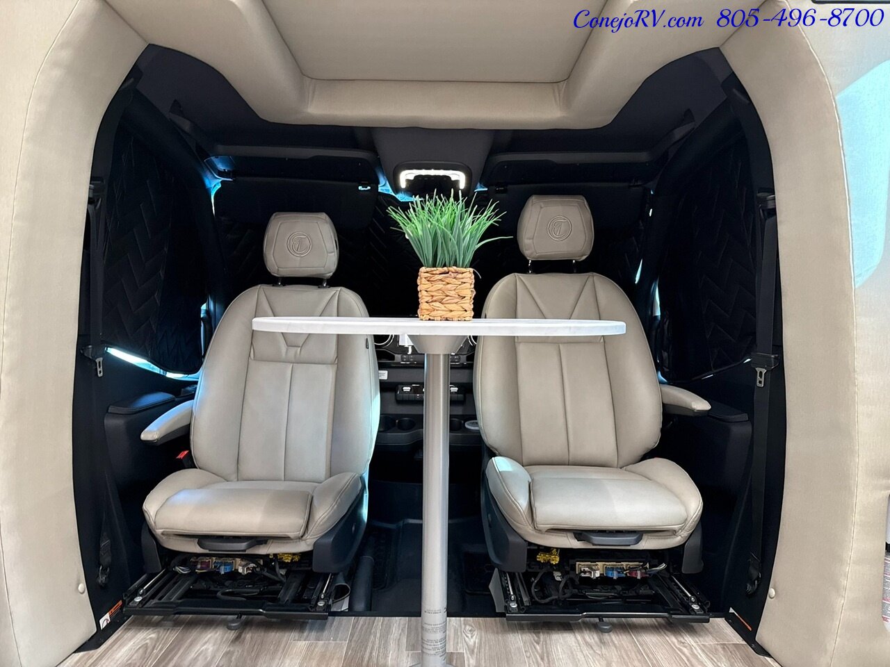 2026 Tiffin Wayfarer 25RW Murphy Bed Full Wall Slide-Out Booth Dinette Mercedes Turbo Diesel Full Body Paint - Photo 28 - Thousand Oaks, CA 91360