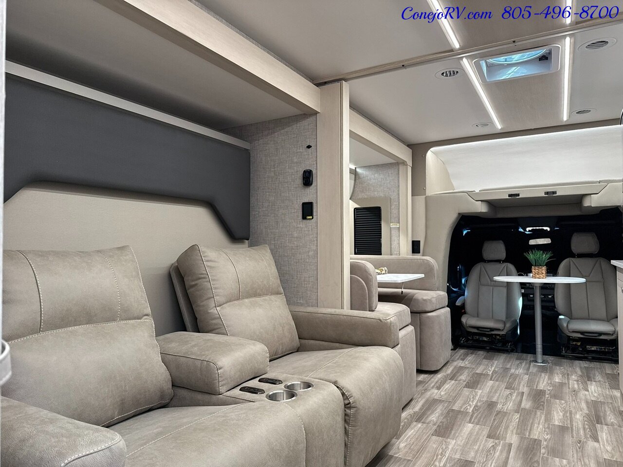 2026 Tiffin Wayfarer 25RW Murphy Bed Full Wall Slide-Out Booth Dinette Mercedes Turbo Diesel Full Body Paint - Photo 25 - Thousand Oaks, CA 91360