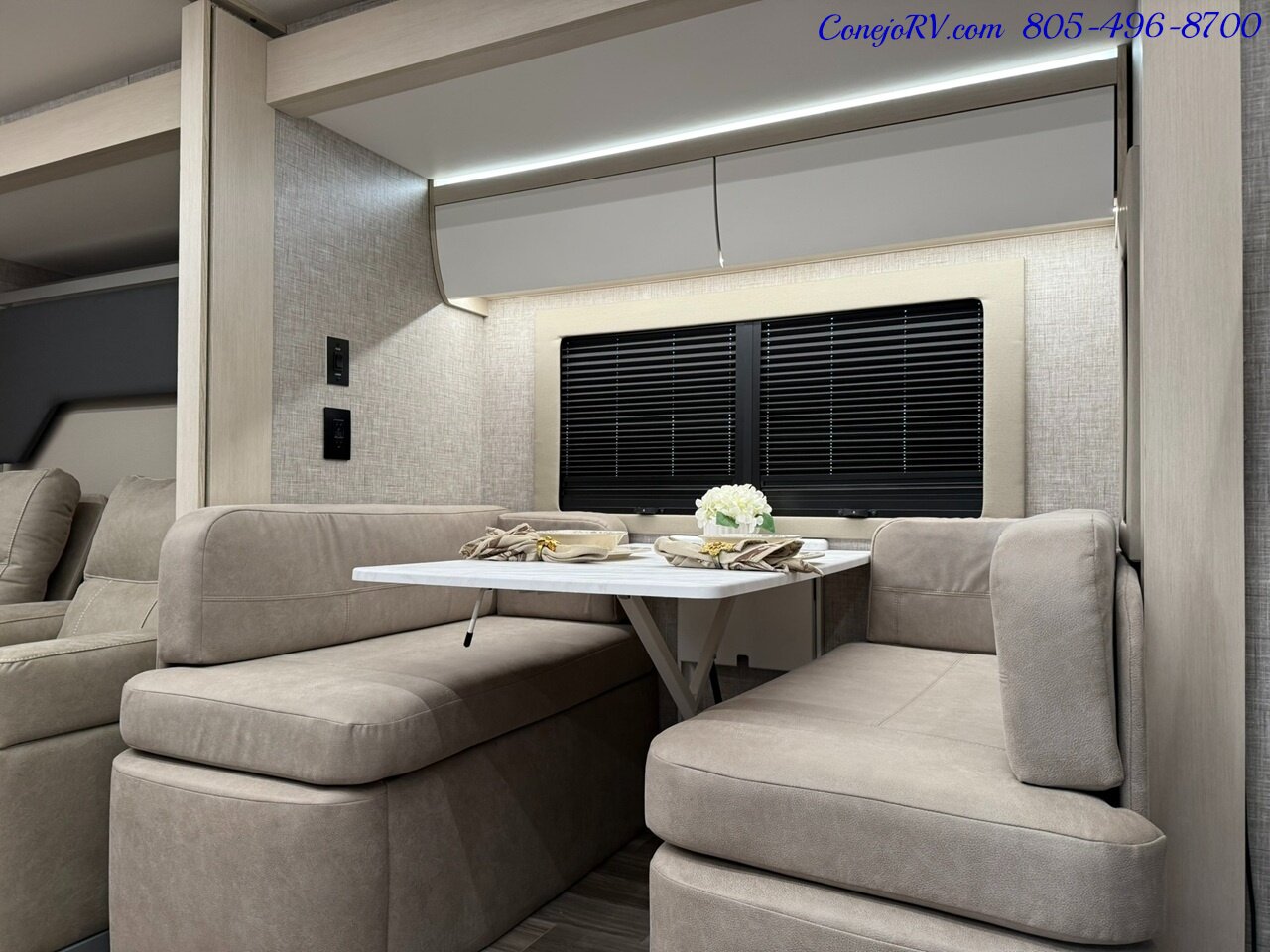 2026 Tiffin Wayfarer 25RW Murphy Bed Full Wall Slide-Out Booth Dinette Mercedes Turbo Diesel Full Body Paint - Photo 8 - Thousand Oaks, CA 91360