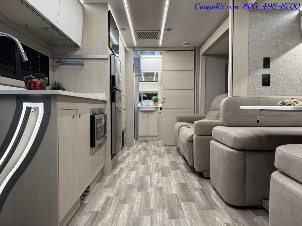 2026 Tiffin Wayfarer 25RW Murphy Bed Full Wall Slide-Out Booth Dinette Mercedes Turbo Diesel Full Body Paint - Photo 5 - Thousand Oaks, CA 91360