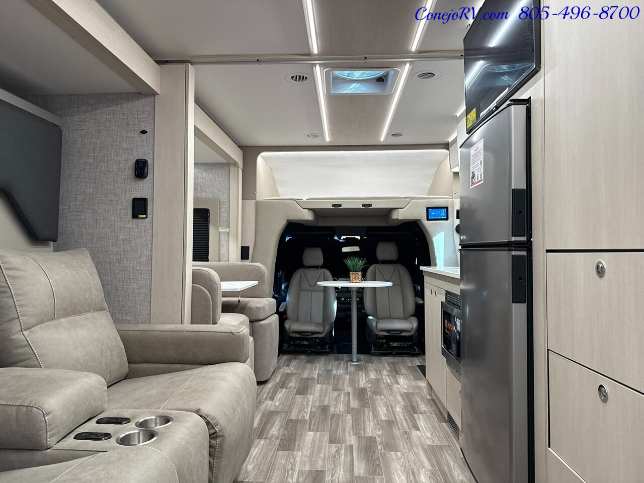 2026 Tiffin Wayfarer 25RW Murphy Bed Full Wall Slide-Out Booth Dinette Mercedes Turbo Diesel Full Body Paint - Photo 24 - Thousand Oaks, CA 91360