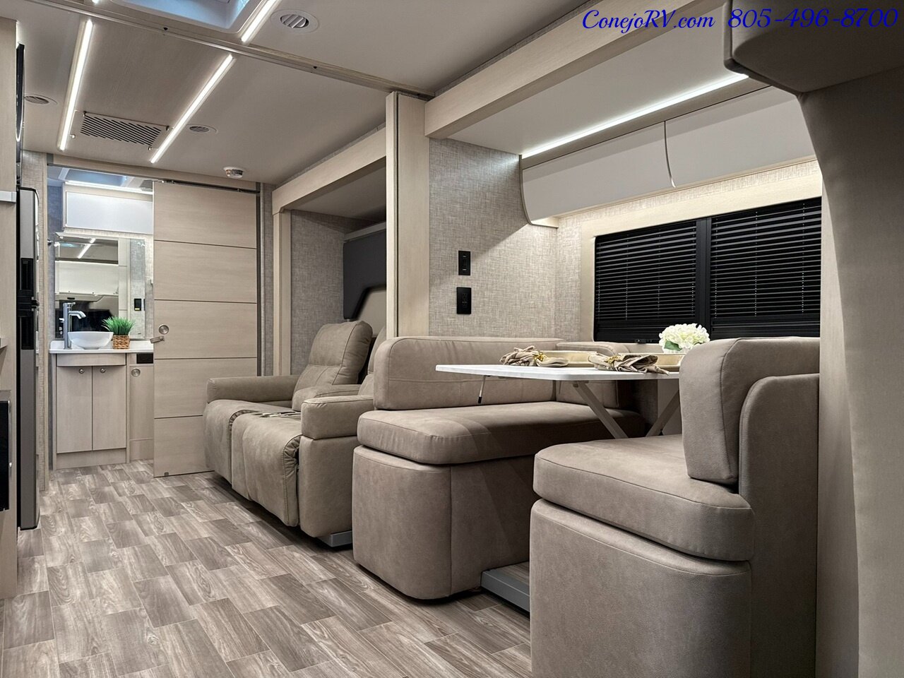 2026 Tiffin Wayfarer 25RW Murphy Bed Full Wall Slide-Out Booth Dinette Mercedes Turbo Diesel Full Body Paint - Photo 6 - Thousand Oaks, CA 91360