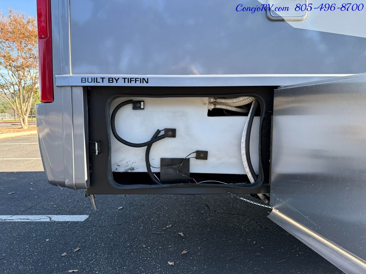 2026 Tiffin Wayfarer 25RW Murphy Bed Full Wall Slide-Out Booth Dinette Mercedes Turbo Diesel Full Body Paint - Photo 44 - Thousand Oaks, CA 91360