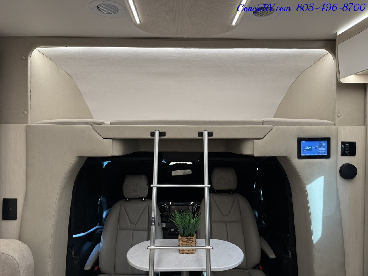 2026 Tiffin Wayfarer 25RW Murphy Bed Full Wall Slide-Out Booth Dinette Mercedes Turbo Diesel Full Body Paint - Photo 29 - Thousand Oaks, CA 91360