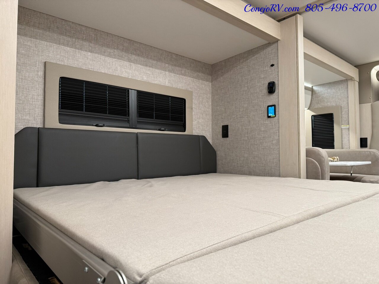 2026 Tiffin Wayfarer 25RW Murphy Bed Full Wall Slide-Out Booth Dinette Mercedes Turbo Diesel Full Body Paint - Photo 23 - Thousand Oaks, CA 91360