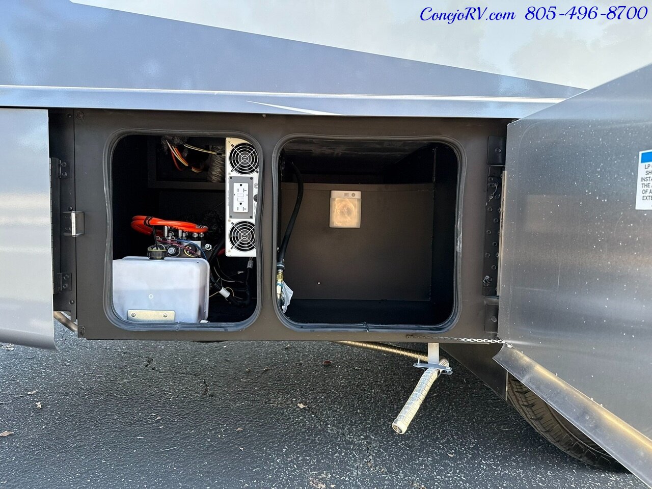 2026 Tiffin Wayfarer 25RW Murphy Bed Full Wall Slide-Out Booth Dinette Mercedes Turbo Diesel Full Body Paint - Photo 43 - Thousand Oaks, CA 91360