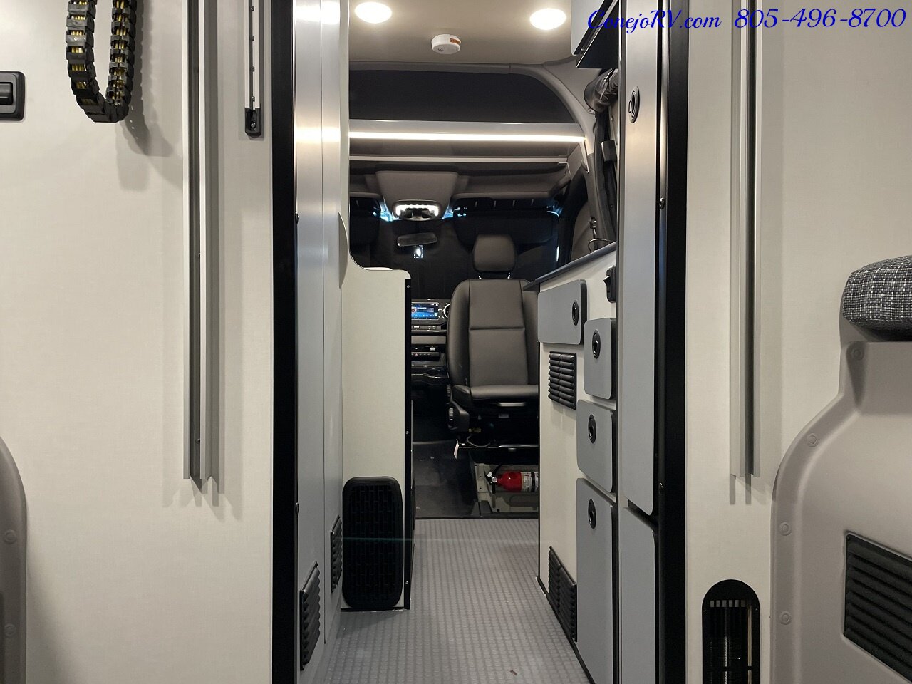 2024 Winnebago Revel 44E 4X4 Sprinter Mercedes Turbo Diesel, 320 AH Lithium   - Photo 29 - Thousand Oaks, CA 91360