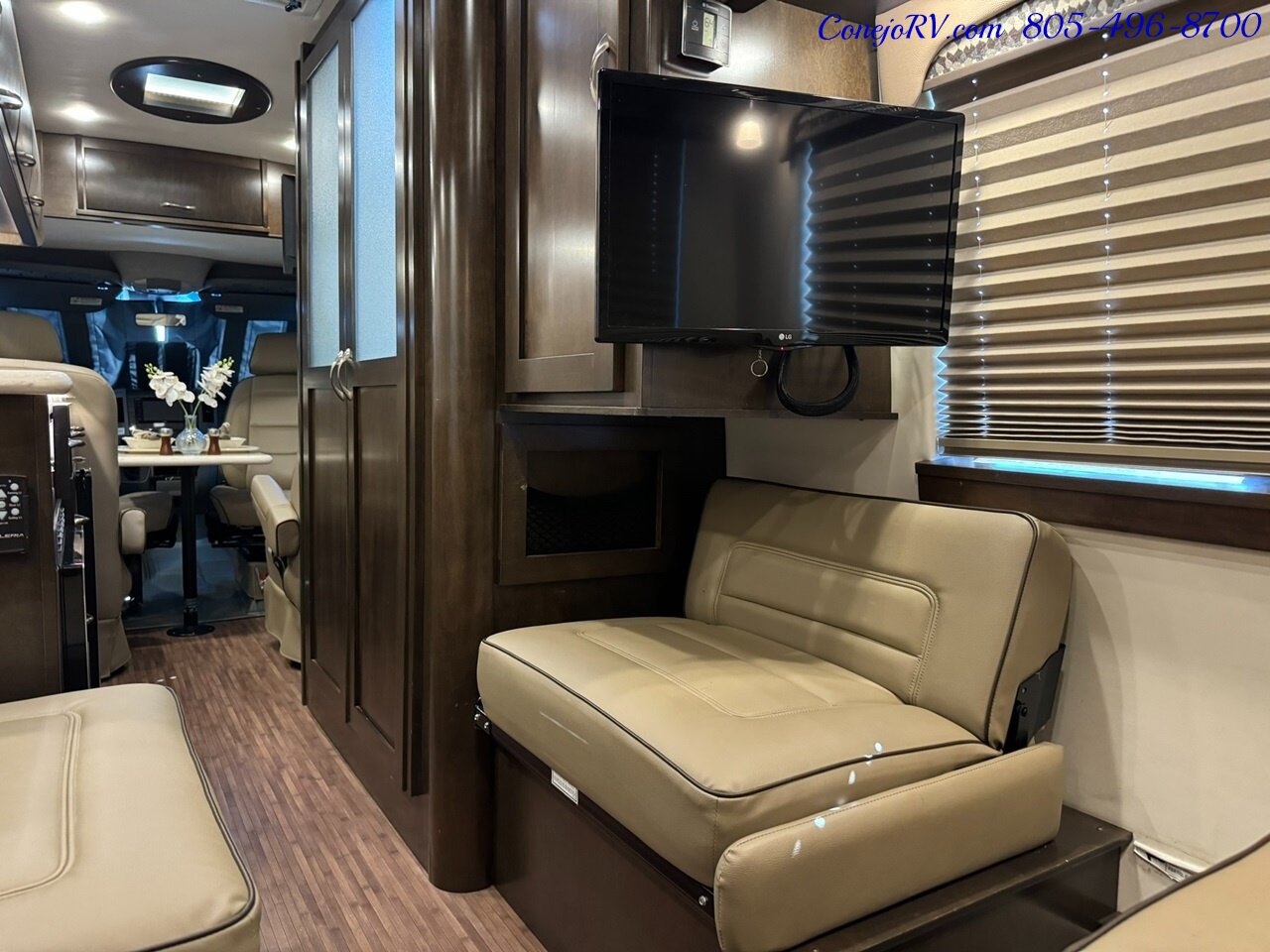 2017 Coachmen Galleria 24Q Rear Lounge Quad Captains Seats Mercedes Turbo  Diesel - Photo 30 - Thousand Oaks, CA 91360