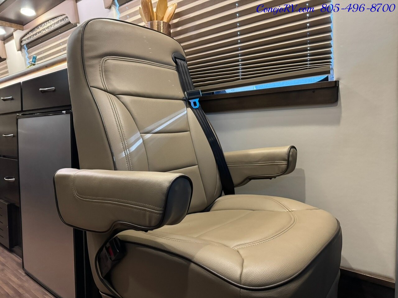 2017 Coachmen Galleria 24Q Rear Lounge Quad Captains Seats Mercedes Turbo  Diesel - Photo 8 - Thousand Oaks, CA 91360