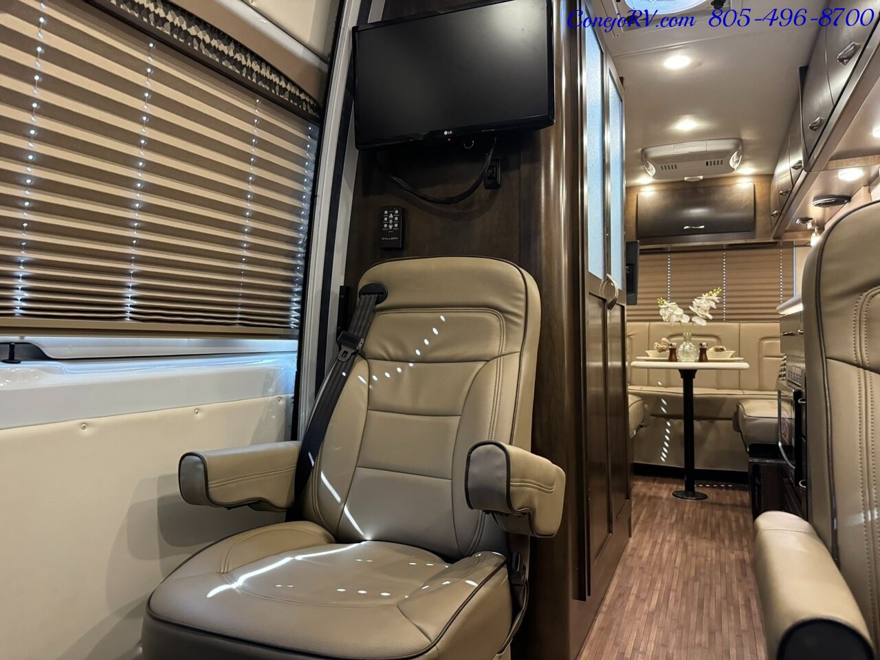 2017 Coachmen Galleria 24Q Rear Lounge Quad Captains Seats Mercedes Turbo  Diesel - Photo 7 - Thousand Oaks, CA 91360