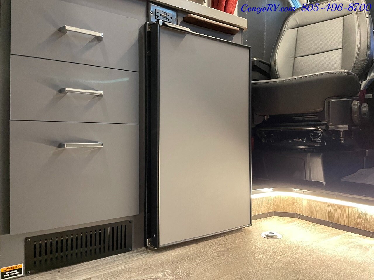 2023 WINNEBAGO Roam U59RA Accessibility Power Lift Power Lounge Full Galley   - Photo 10 - Thousand Oaks, CA 91360