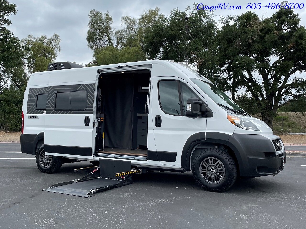 2023 WINNEBAGO Roam U59RA Accessibility Power Lift Power Lounge Full Galley   - Photo 35 - Thousand Oaks, CA 91360