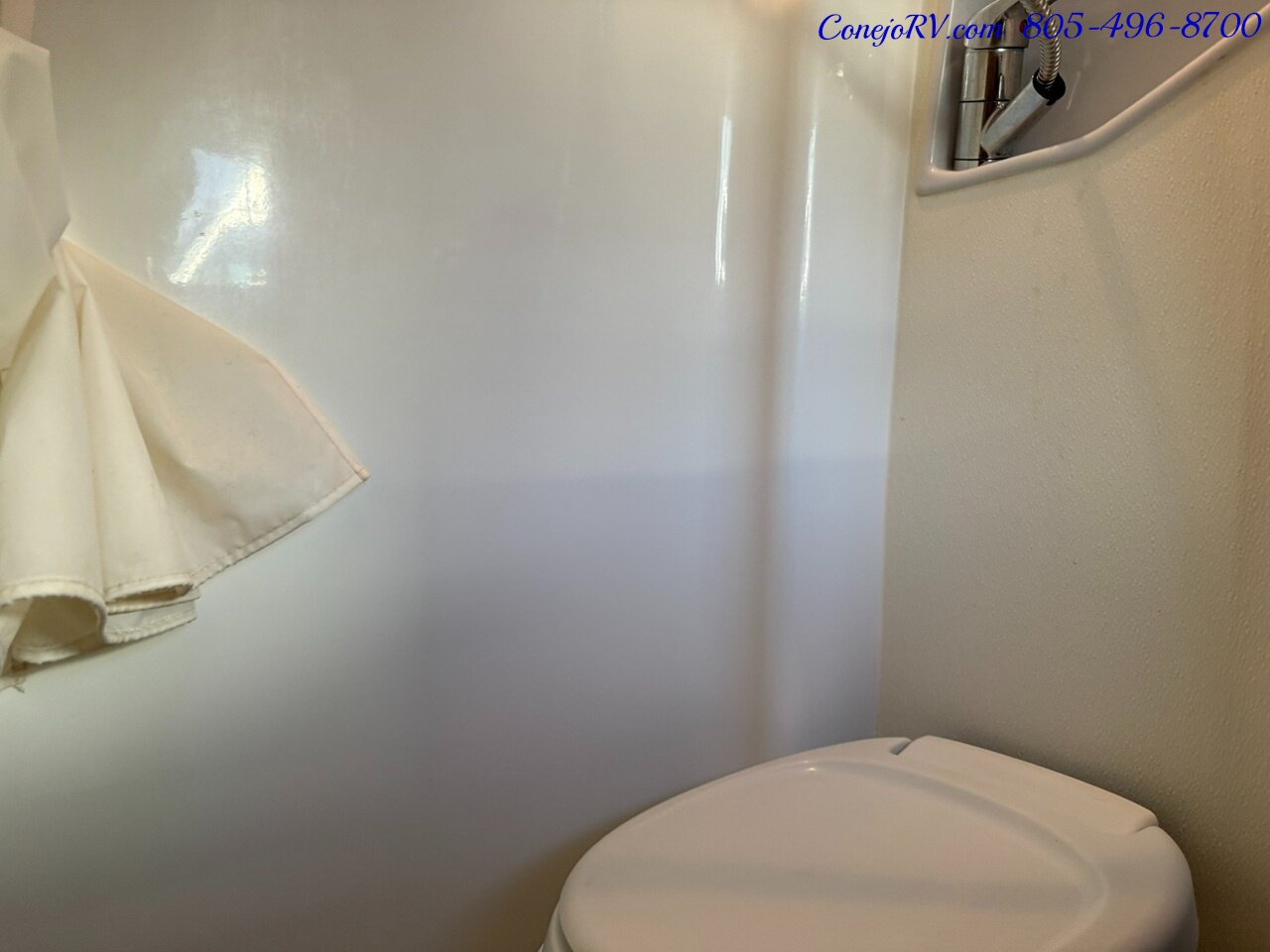 2015 Roadtrek Agile SS 19.5ft Turbo Diesel Class B Camper Van 65K Miles - Photo 35 - Thousand Oaks, CA 91360