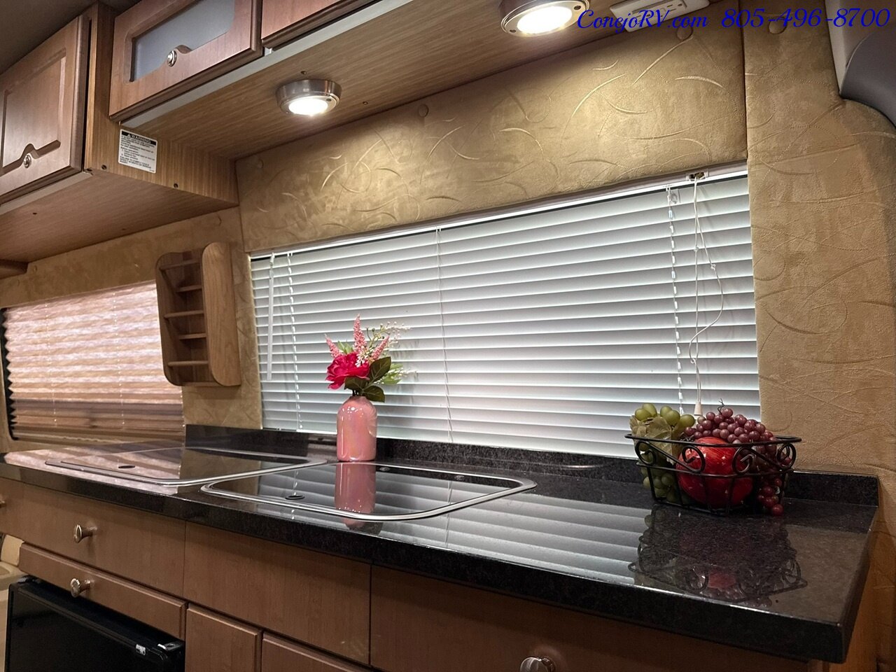 2015 Roadtrek Agile SS 19.5ft Turbo Diesel Class B Camper Van 65K Miles - Photo 8 - Thousand Oaks, CA 91360