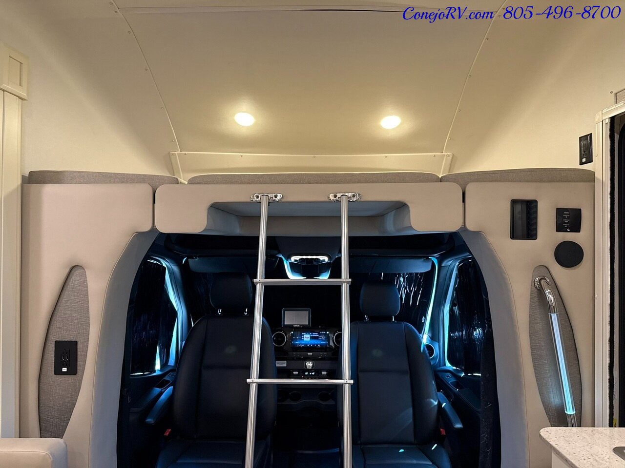 2022 Tiffin Wayfarer 25TW Slide-Out Twin Beds Sofa Levelers Mercedes Turbo Diesel Full Body Paint 12K Miles - Photo 39 - Thousand Oaks, CA 91360