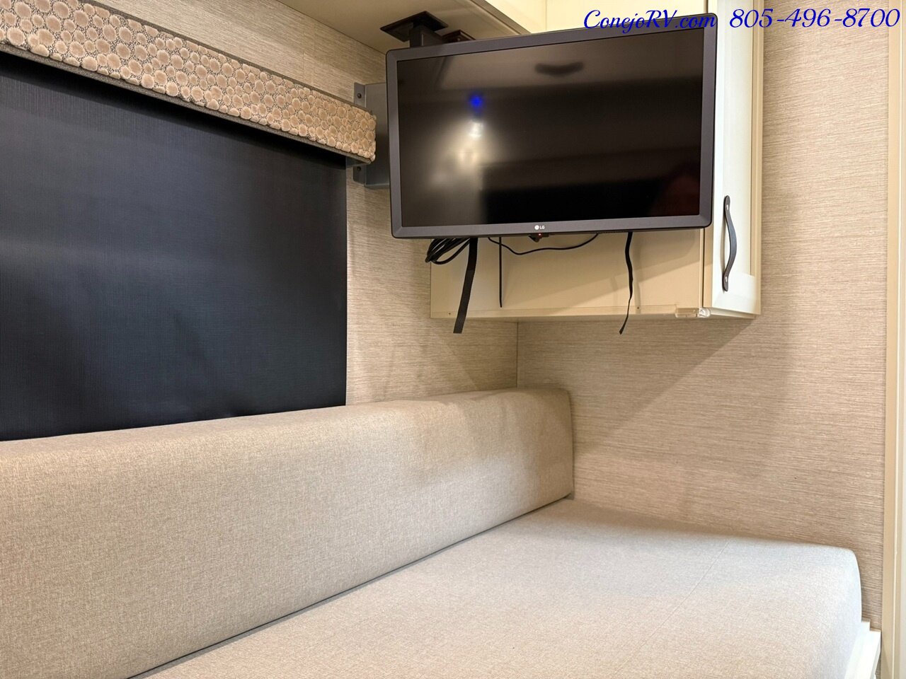 2022 Tiffin Wayfarer 25TW Slide-Out Twin Beds Sofa Levelers Mercedes Turbo Diesel Full Body Paint 12K Miles - Photo 30 - Thousand Oaks, CA 91360