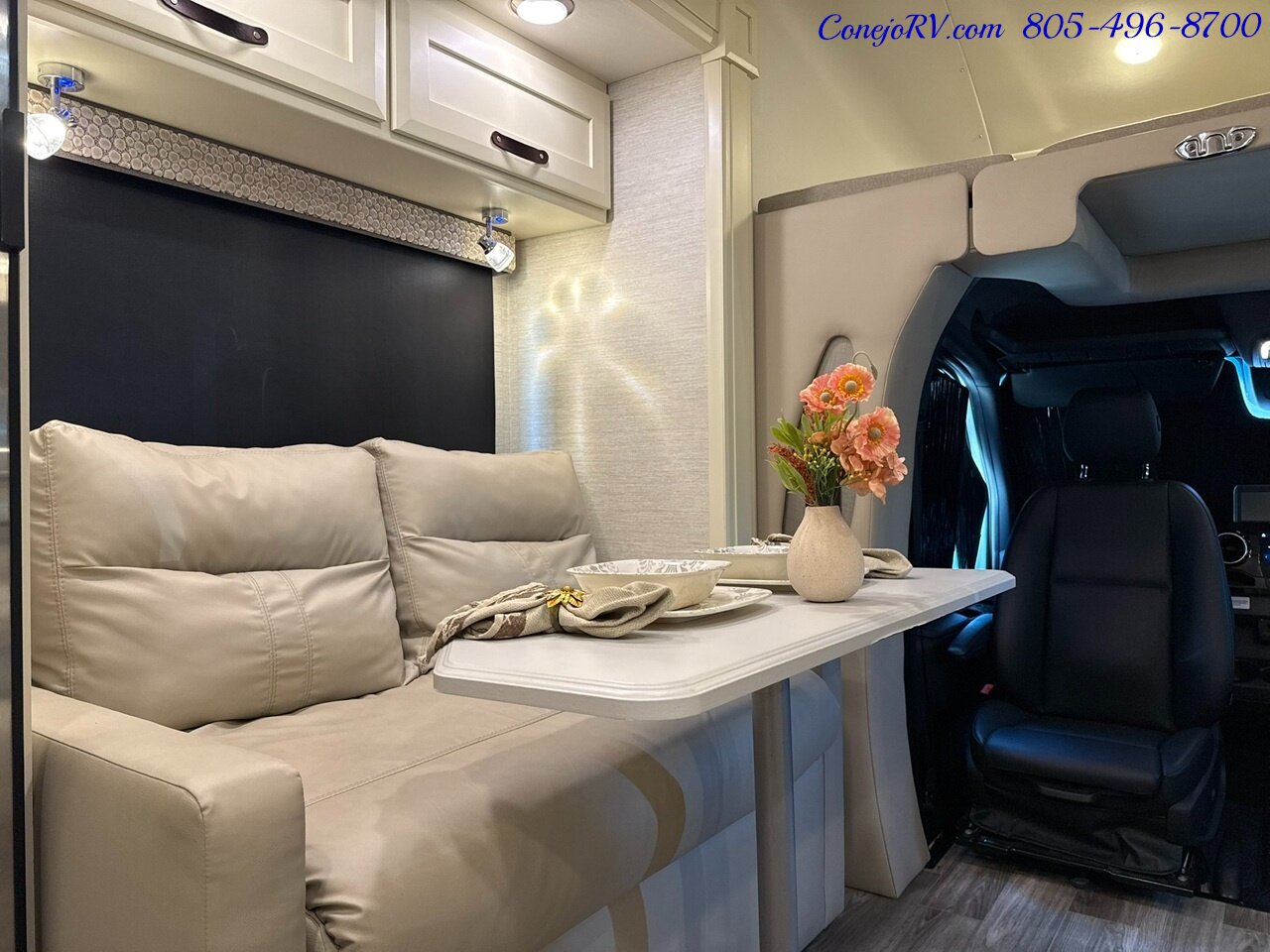 2022 Tiffin Wayfarer 25TW Slide-Out Twin Beds Sofa Levelers Mercedes Turbo Diesel Full Body Paint 12K Miles - Photo 11 - Thousand Oaks, CA 91360