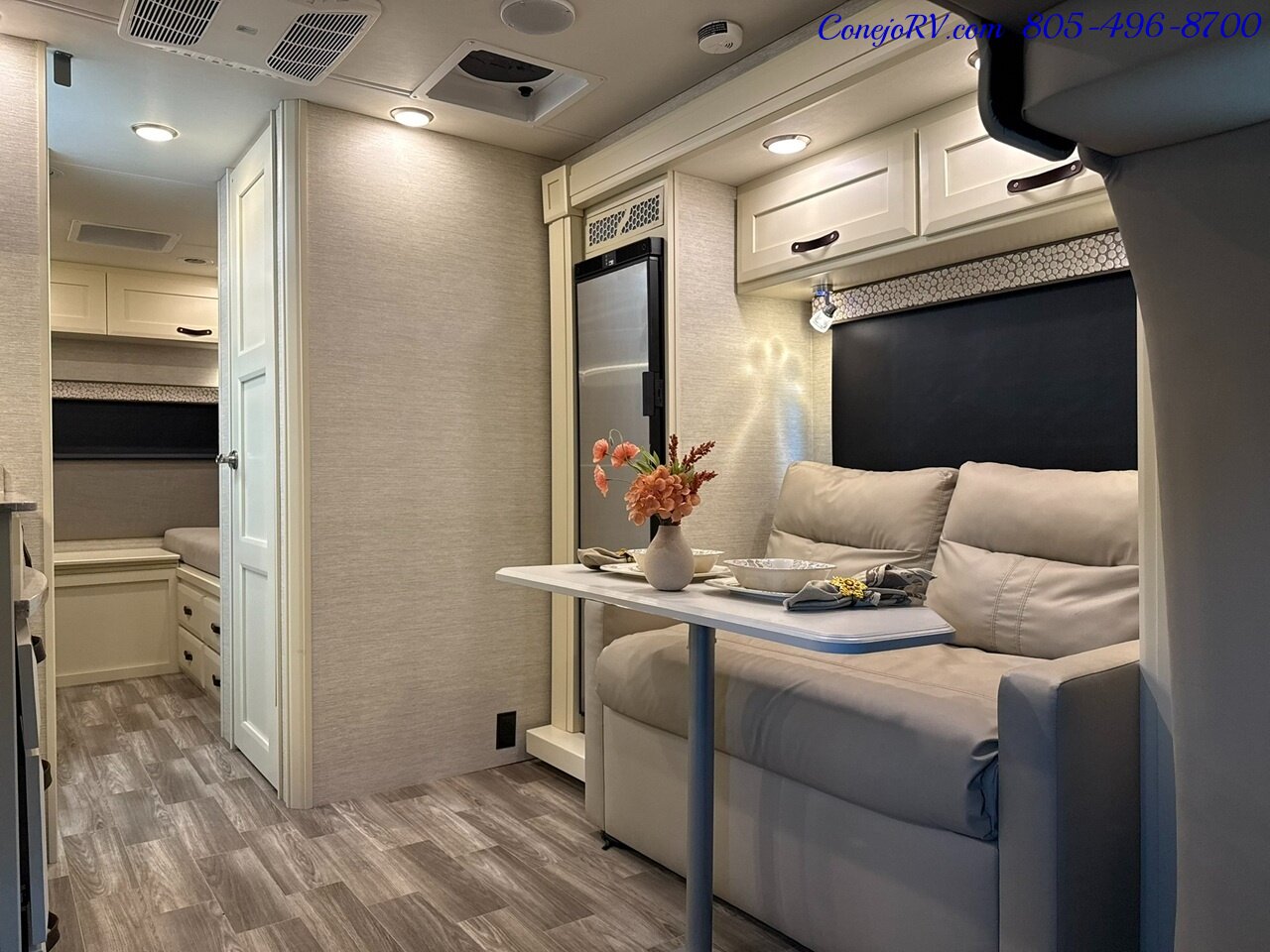 2022 Tiffin Wayfarer 25TW Slide-Out Twin Beds Sofa Levelers Mercedes Turbo Diesel Full Body Paint 12K Miles - Photo 6 - Thousand Oaks, CA 91360
