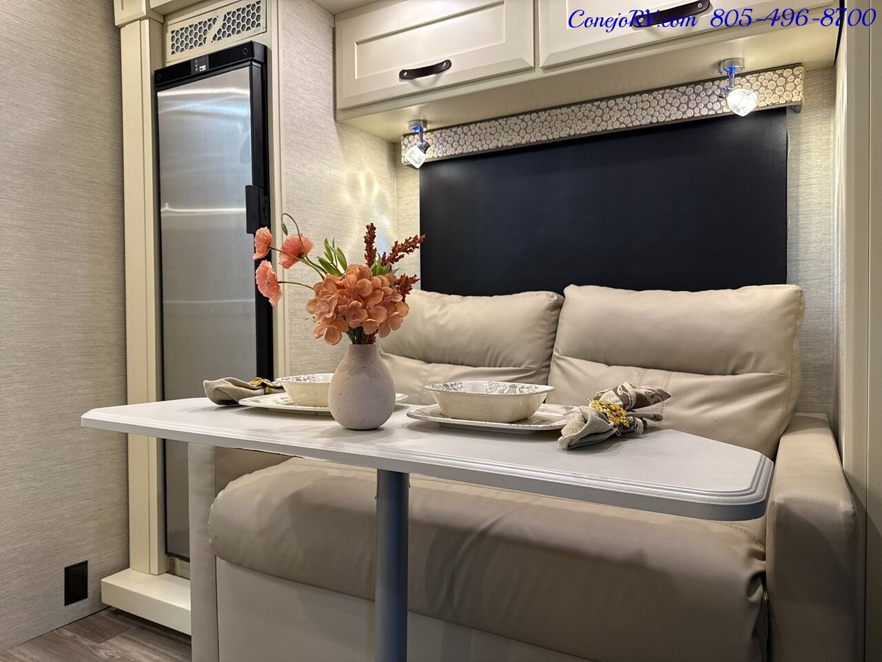 2022 Tiffin Wayfarer 25TW Slide-Out Twin Beds Sofa Levelers Mercedes Turbo Diesel Full Body Paint 12K Miles - Photo 8 - Thousand Oaks, CA 91360