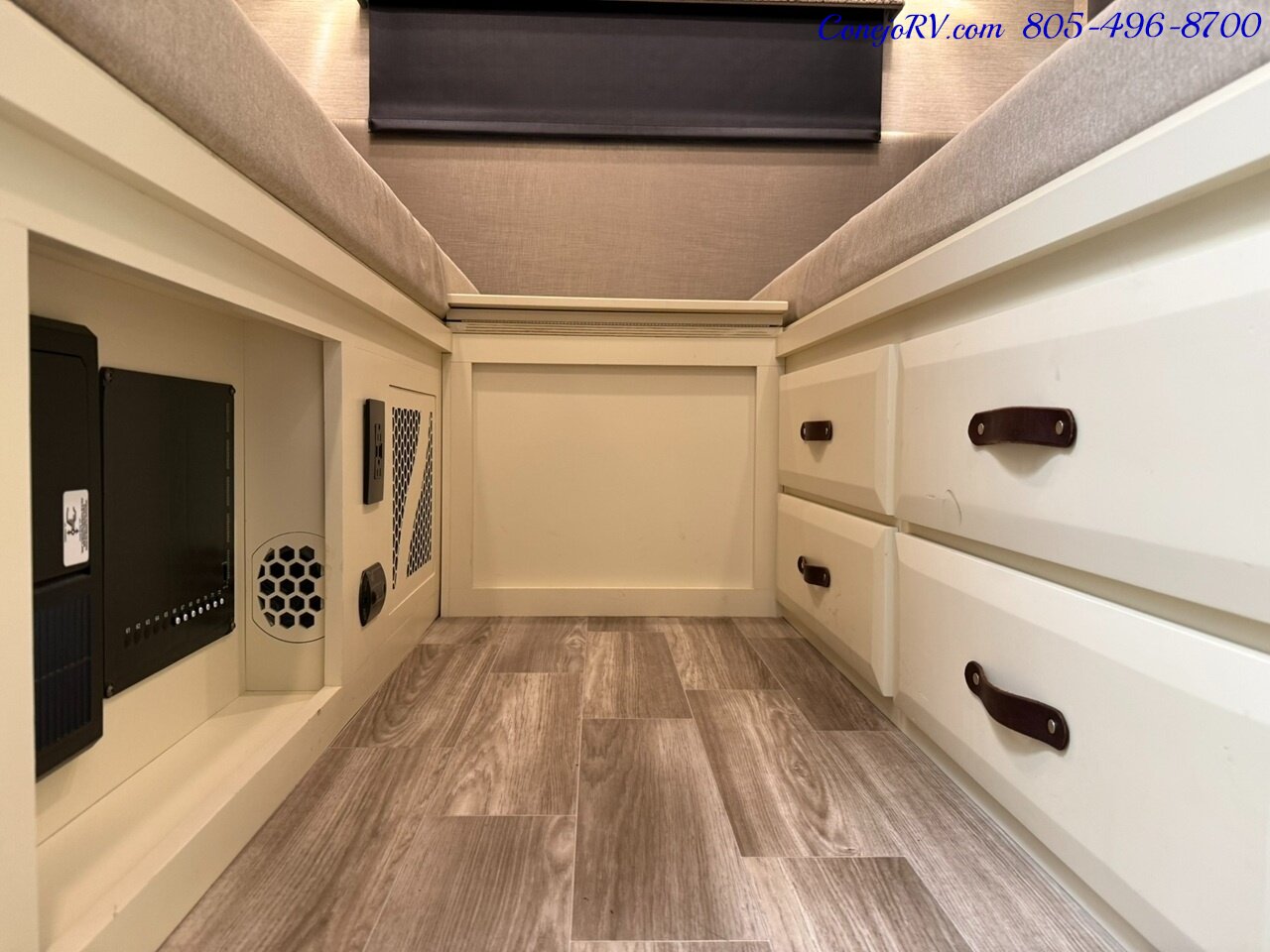 2022 Tiffin Wayfarer 25TW Slide-Out Twin Beds Sofa Levelers Mercedes Turbo Diesel Full Body Paint 12K Miles - Photo 25 - Thousand Oaks, CA 91360