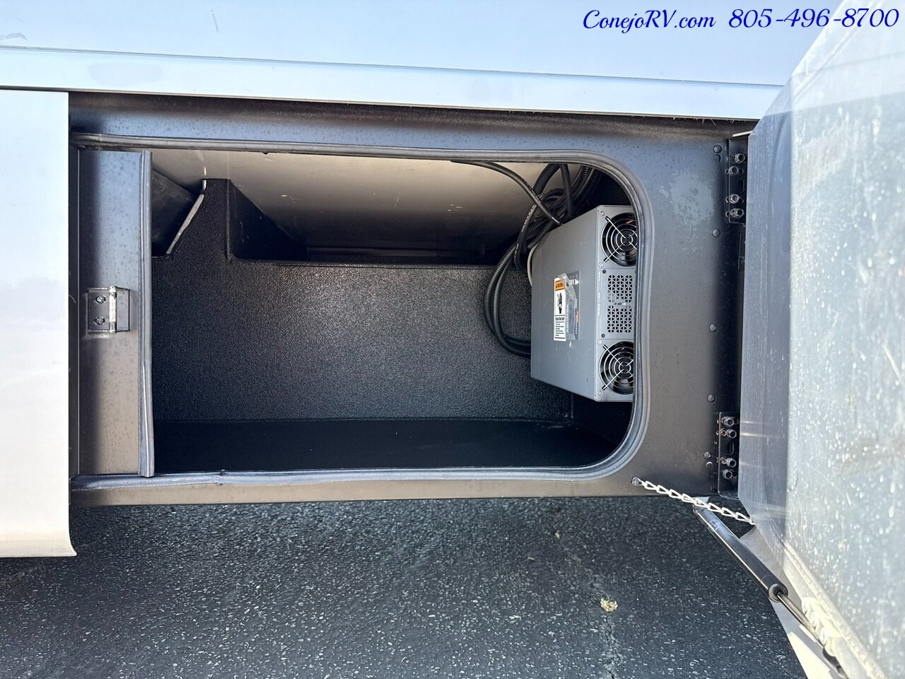 2022 Tiffin Wayfarer 25TW Slide-Out Twin Beds Sofa Levelers Mercedes Turbo Diesel Full Body Paint 12K Miles - Photo 52 - Thousand Oaks, CA 91360