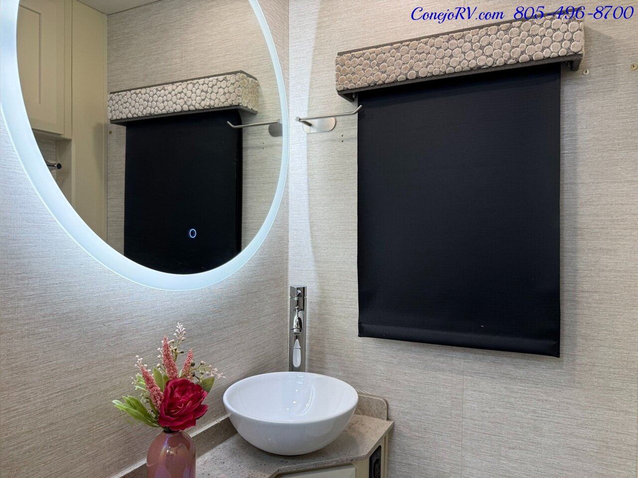 2022 Tiffin Wayfarer 25TW Slide-Out Twin Beds Sofa Levelers Mercedes Turbo Diesel Full Body Paint 12K Miles - Photo 22 - Thousand Oaks, CA 91360