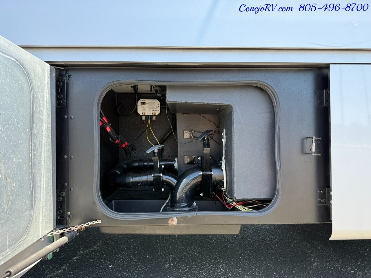 2022 Tiffin Wayfarer 25TW Slide-Out Twin Beds Sofa Levelers Mercedes Turbo Diesel Full Body Paint 12K Miles - Photo 59 - Thousand Oaks, CA 91360