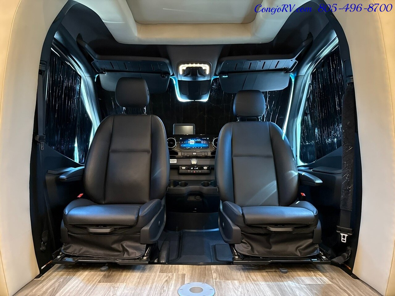 2022 Tiffin Wayfarer 25TW Slide-Out Twin Beds Sofa Levelers Mercedes Turbo Diesel Full Body Paint 12K Miles - Photo 43 - Thousand Oaks, CA 91360