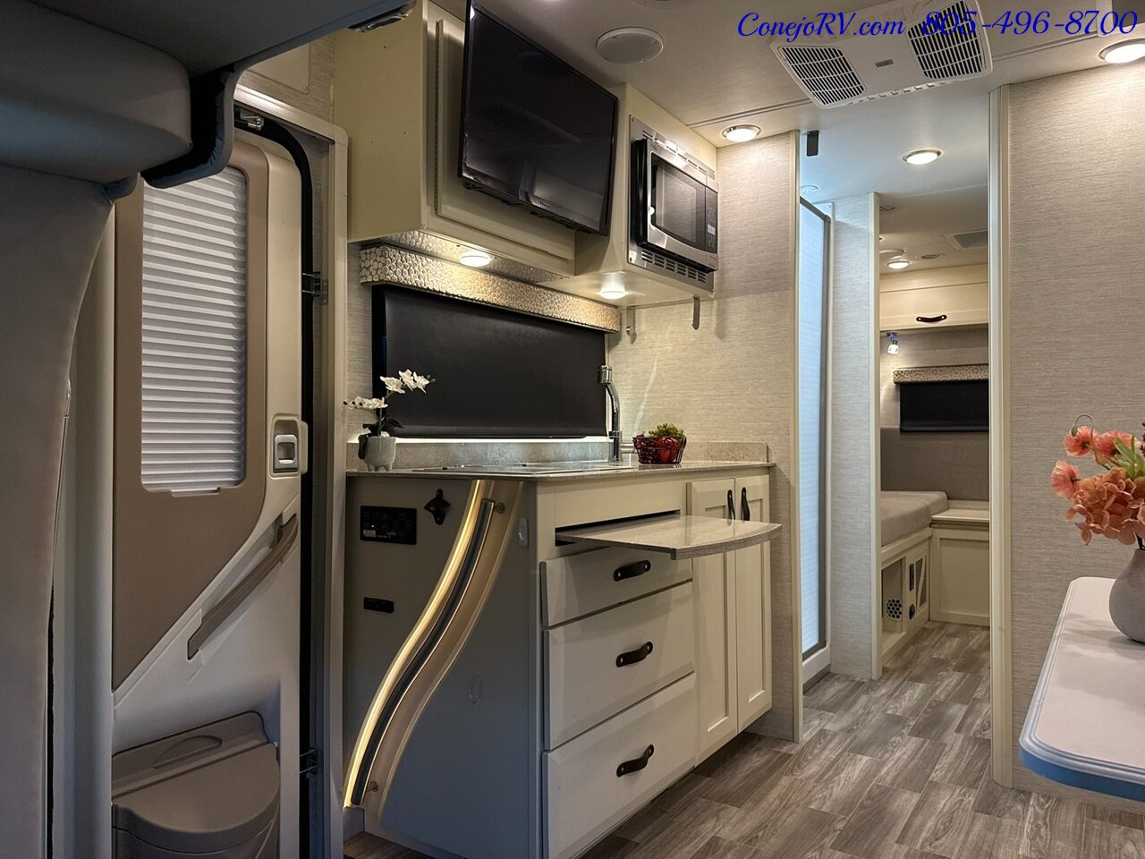 2022 Tiffin Wayfarer 25TW Slide-Out Twin Beds Sofa Levelers Mercedes Turbo Diesel Full Body Paint 12K Miles - Photo 7 - Thousand Oaks, CA 91360