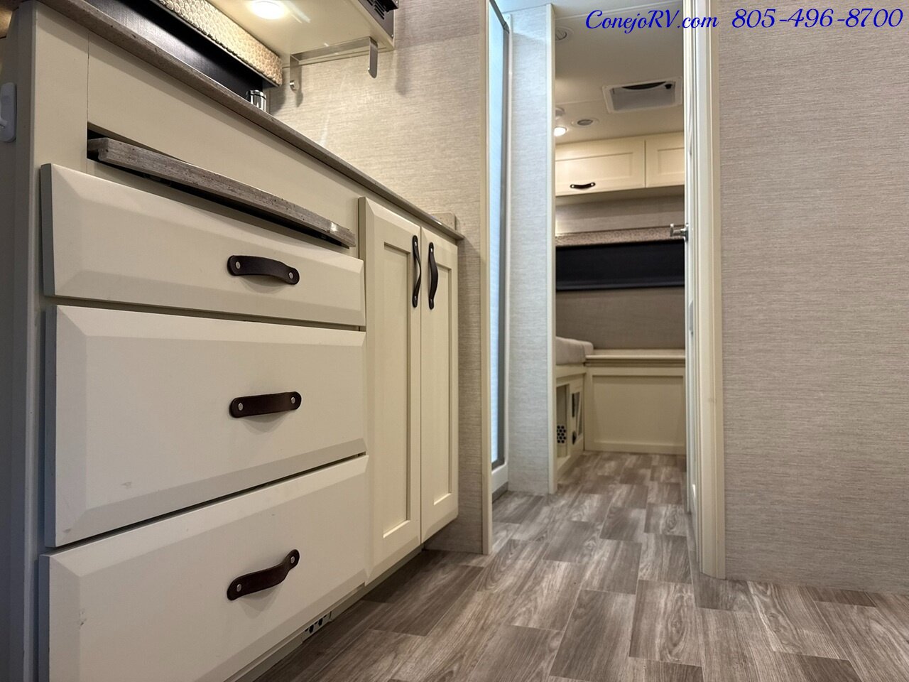 2022 Tiffin Wayfarer 25TW Slide-Out Twin Beds Sofa Levelers Mercedes Turbo Diesel Full Body Paint 12K Miles - Photo 14 - Thousand Oaks, CA 91360