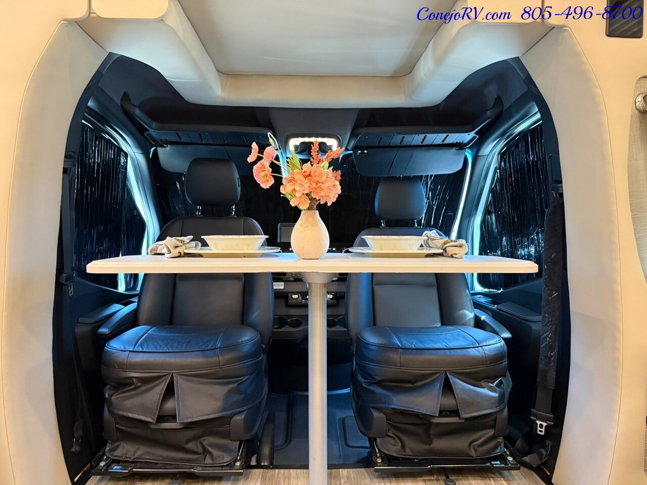 2022 Tiffin Wayfarer 25TW Slide-Out Twin Beds Sofa Levelers Mercedes Turbo Diesel Full Body Paint 12K Miles - Photo 38 - Thousand Oaks, CA 91360