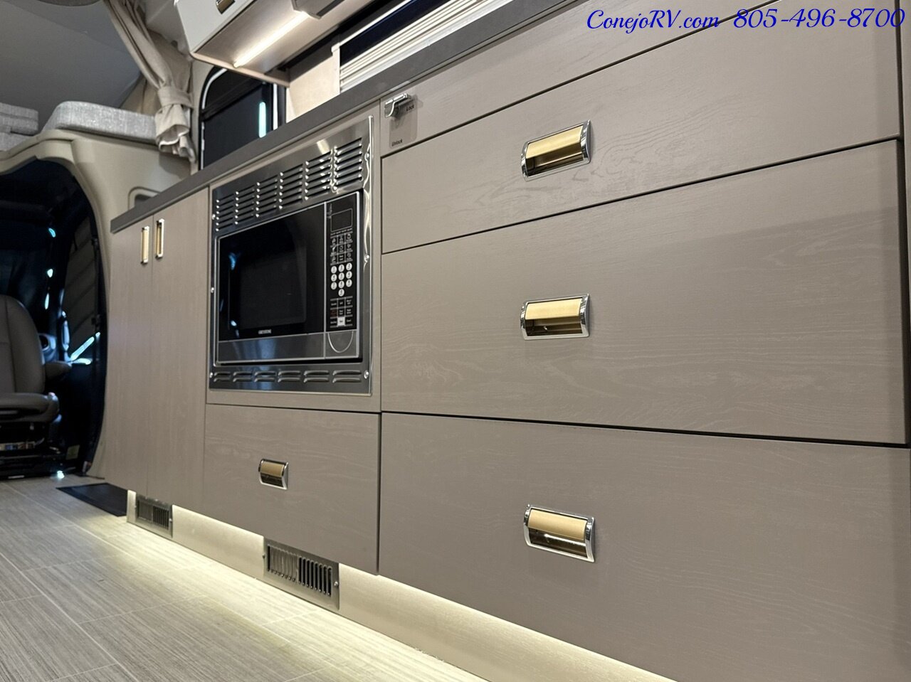 2027 Winnebago View 24D Full Wall Slide Murphy Bed Mercedes Turbo Diesel  Full Body Paint - Photo 16 - Thousand Oaks, CA 91360