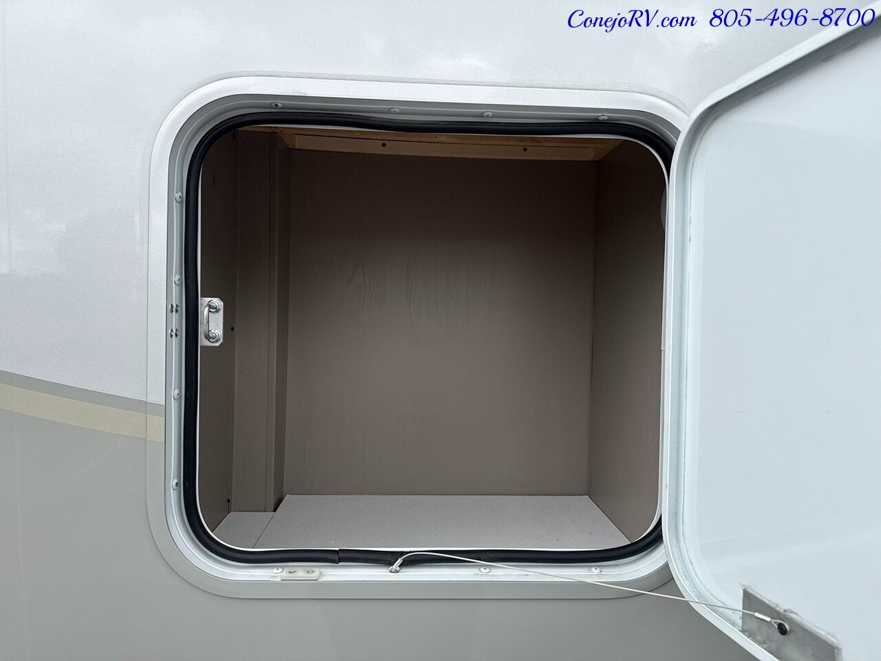 2027 Winnebago View 24D Full Wall Slide Murphy Bed Mercedes Turbo Diesel  Full Body Paint - Photo 39 - Thousand Oaks, CA 91360