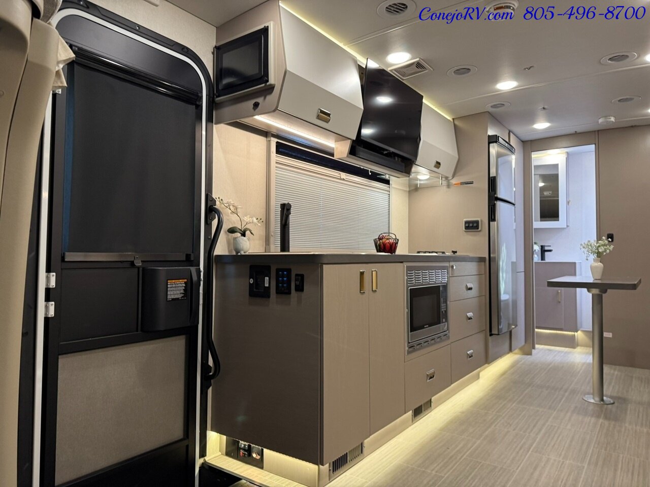 2027 Winnebago View 24D Full Wall Slide Murphy Bed Mercedes Turbo Diesel  Full Body Paint - Photo 7 - Thousand Oaks, CA 91360