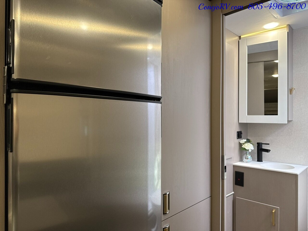 2027 Winnebago View 24D Full Wall Slide Murphy Bed Mercedes Turbo Diesel  Full Body Paint - Photo 15 - Thousand Oaks, CA 91360