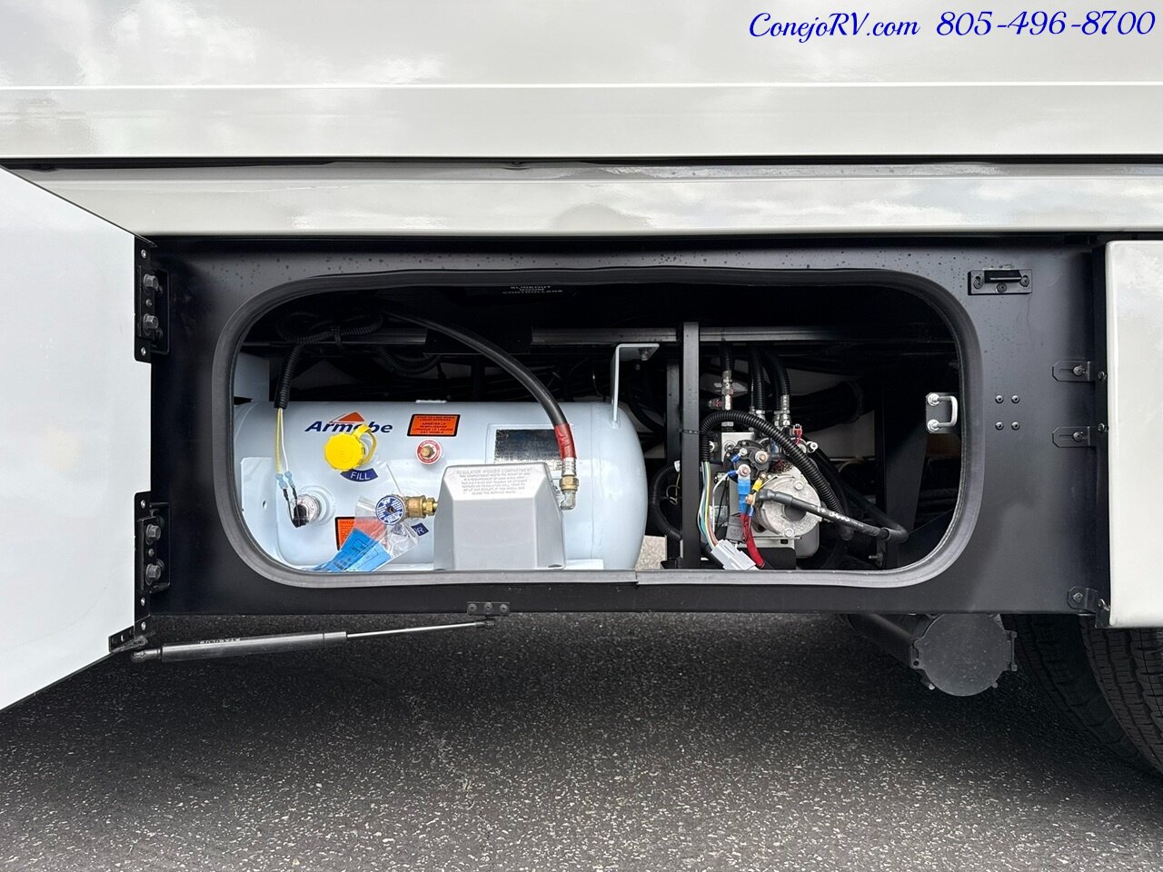 2027 Winnebago View 24D Full Wall Slide Murphy Bed Mercedes Turbo Diesel  Full Body Paint - Photo 41 - Thousand Oaks, CA 91360