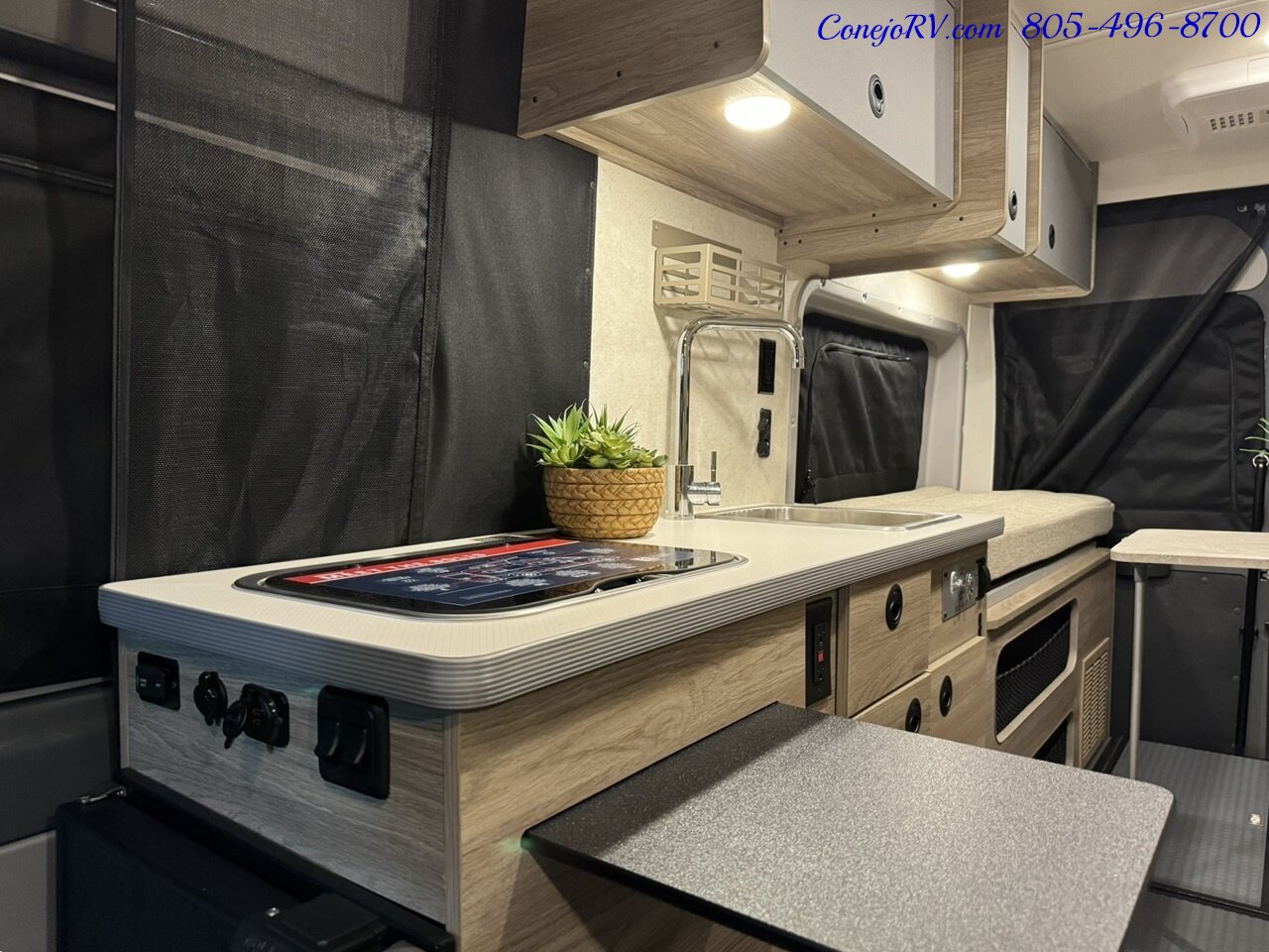 2025 Winnebago Solis 59P Pop Top Full Galley Murphy Bed Roof AC   - Photo 11 - Thousand Oaks, CA 91360