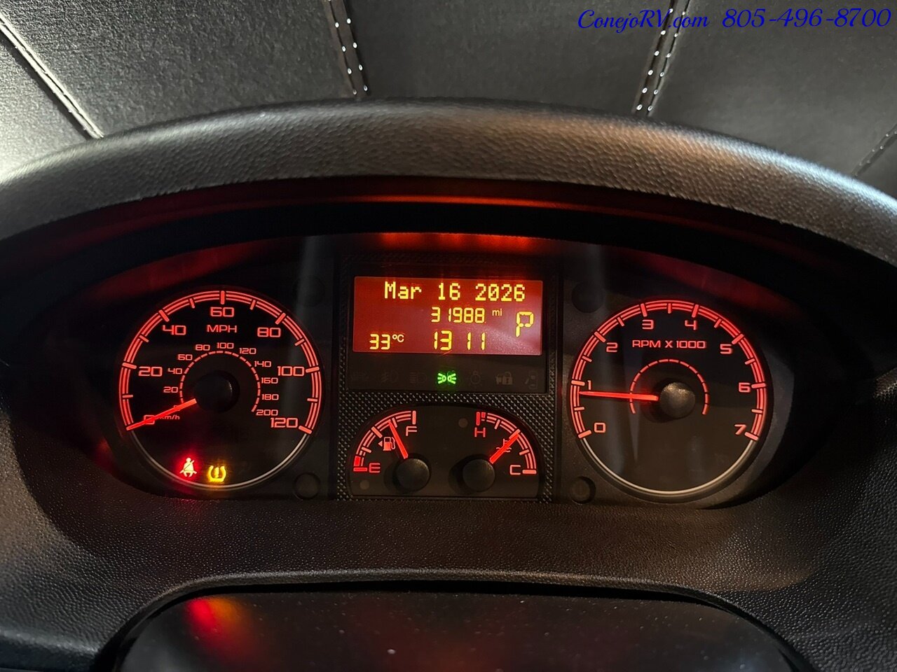 2019 Roadtrek Simplicity SRT Full Galley Power Rear Lounge   - Photo 35 - Thousand Oaks, CA 91360