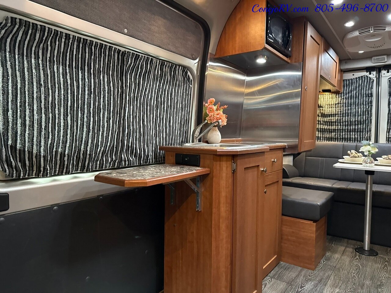 2019 Roadtrek Simplicity SRT Full Galley Power Rear Lounge   - Photo 7 - Thousand Oaks, CA 91360