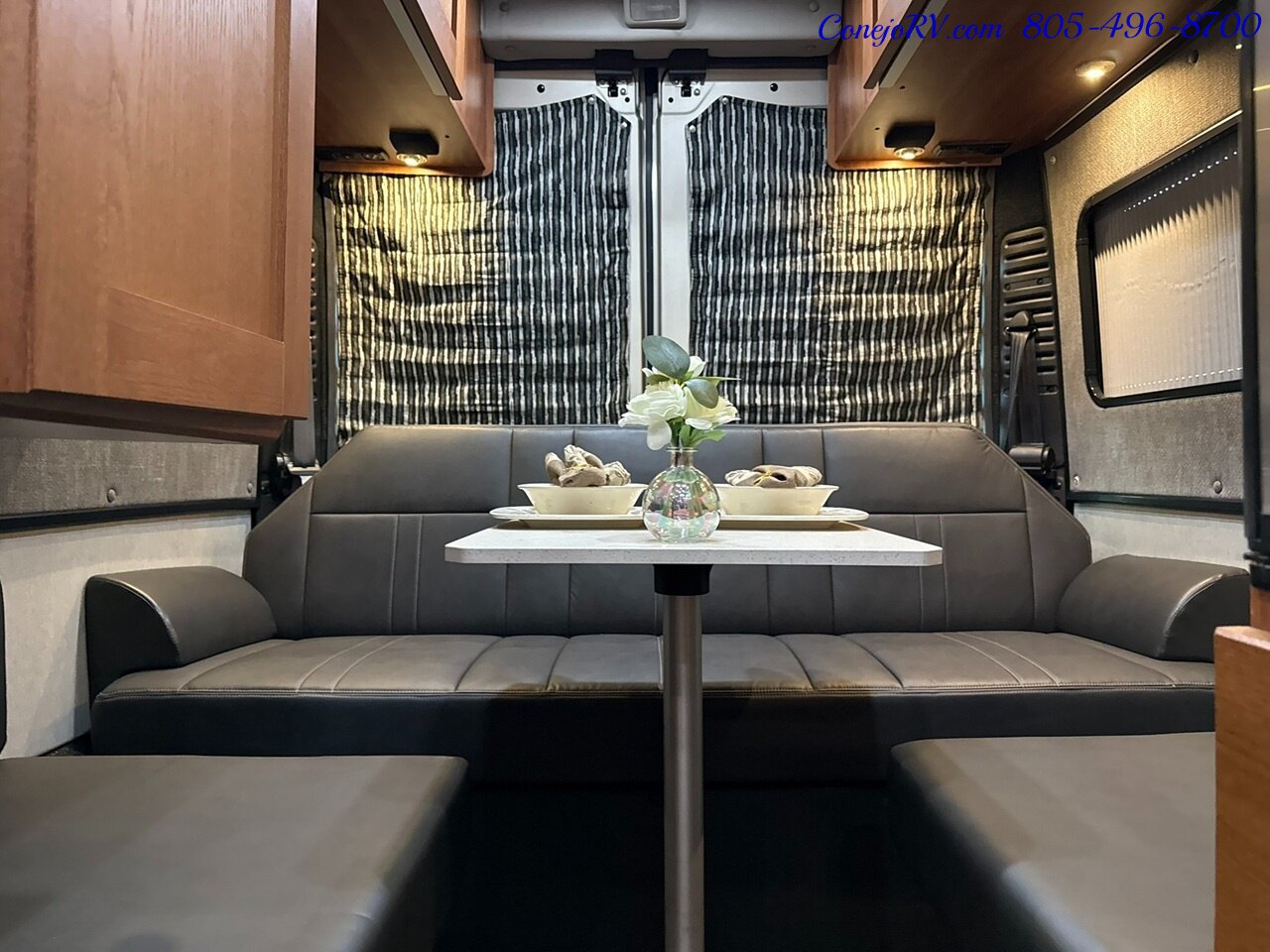 2019 Roadtrek Simplicity SRT Full Galley Power Rear Lounge   - Photo 18 - Thousand Oaks, CA 91360