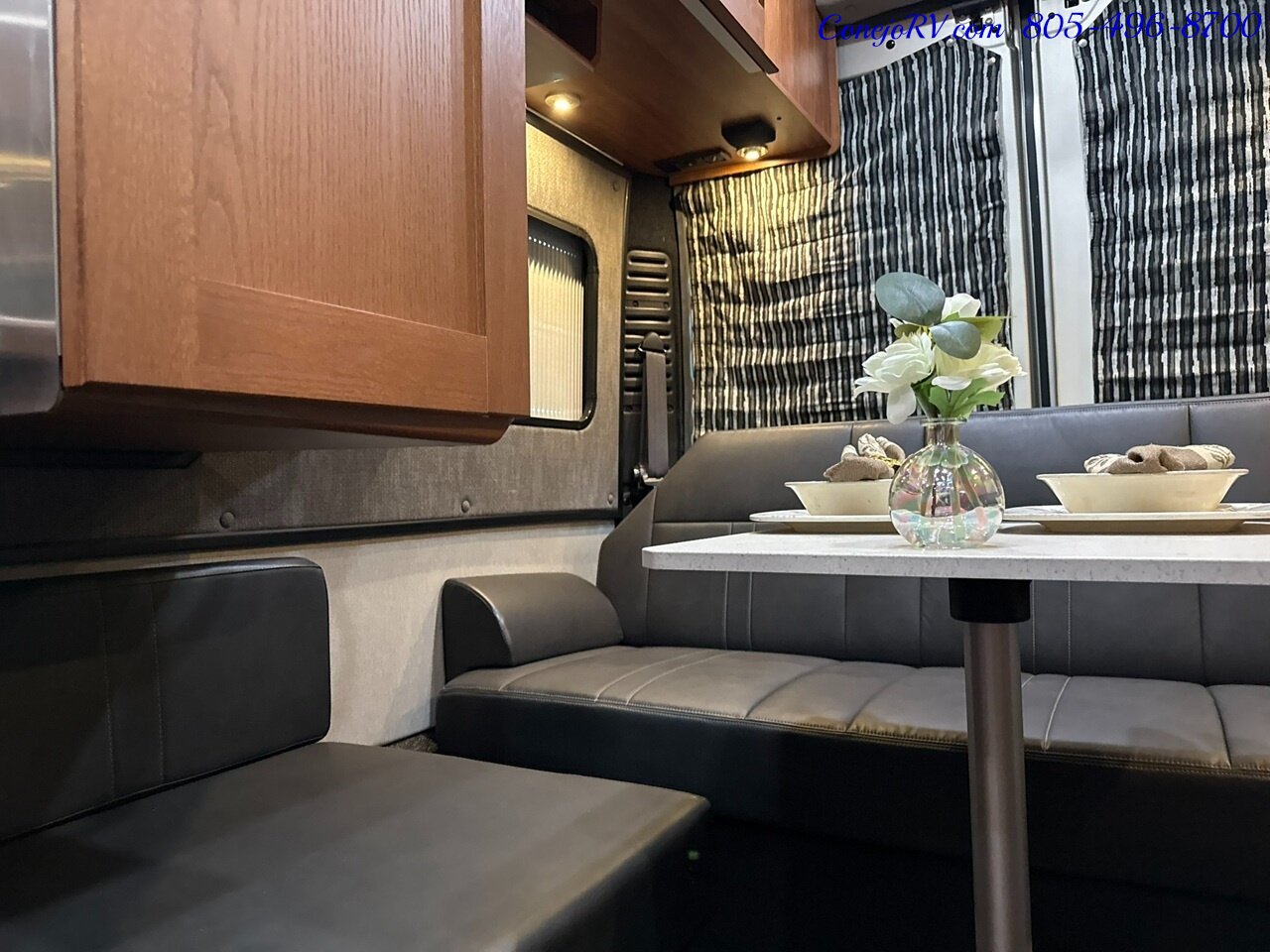 2019 Roadtrek Simplicity SRT Full Galley Power Rear Lounge   - Photo 20 - Thousand Oaks, CA 91360