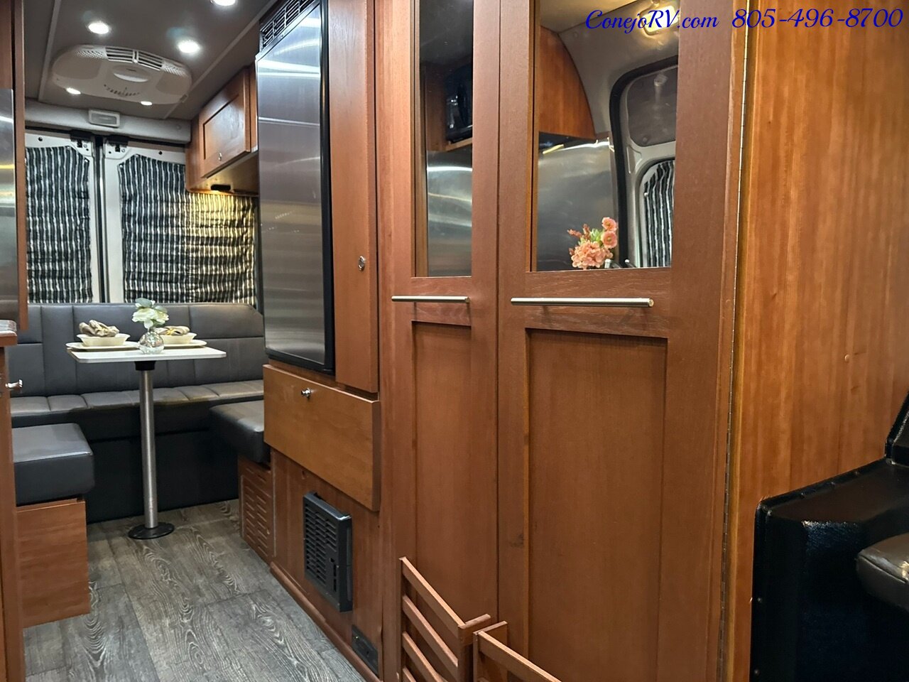 2019 Roadtrek Simplicity SRT Full Galley Power Rear Lounge   - Photo 6 - Thousand Oaks, CA 91360