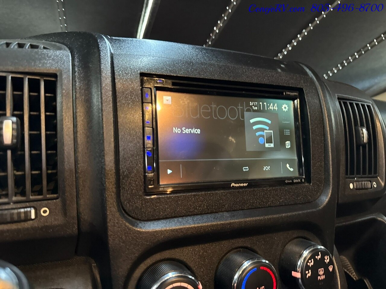 2019 Roadtrek Simplicity SRT Full Galley Power Rear Lounge   - Photo 38 - Thousand Oaks, CA 91360