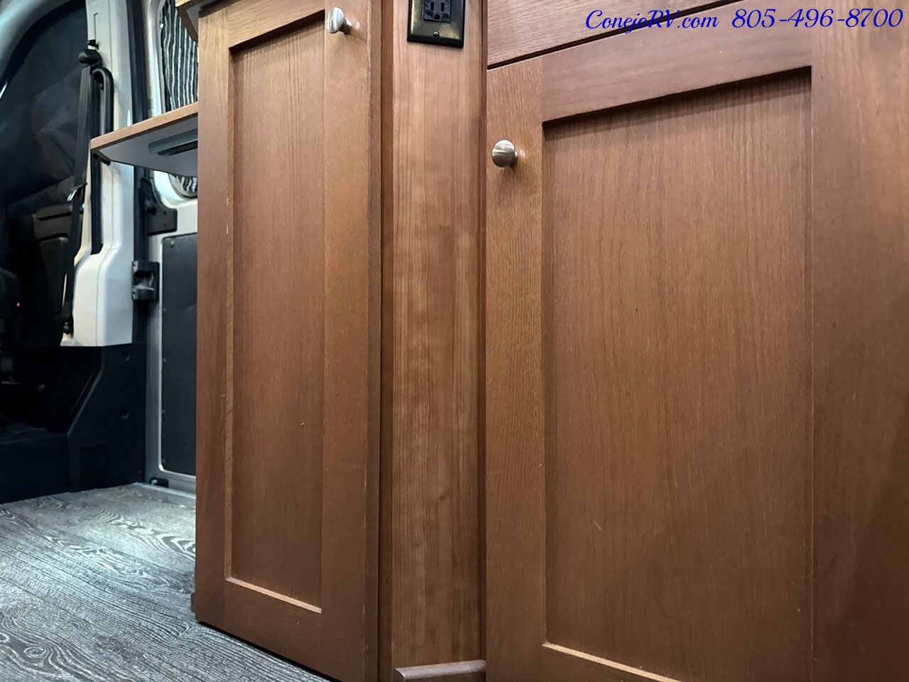 2019 Roadtrek Simplicity SRT Full Galley Power Rear Lounge   - Photo 13 - Thousand Oaks, CA 91360