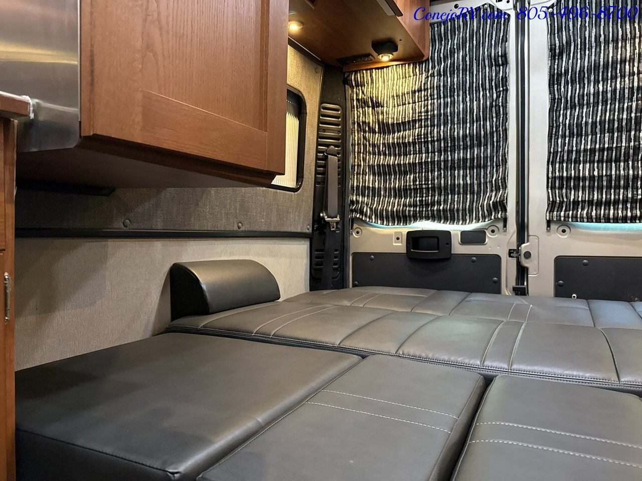 2019 Roadtrek Simplicity SRT Full Galley Power Rear Lounge   - Photo 25 - Thousand Oaks, CA 91360