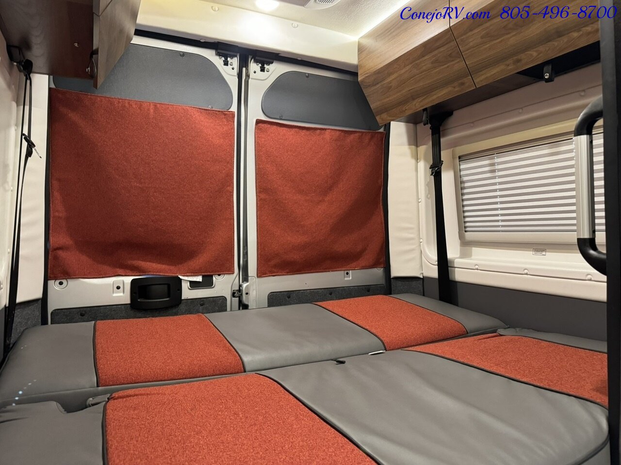 2022 Winnebago Roam 59RA Accessibility Power Lift Power Lounge Full Galley  30K Miles - Photo 22 - Thousand Oaks, CA 91360